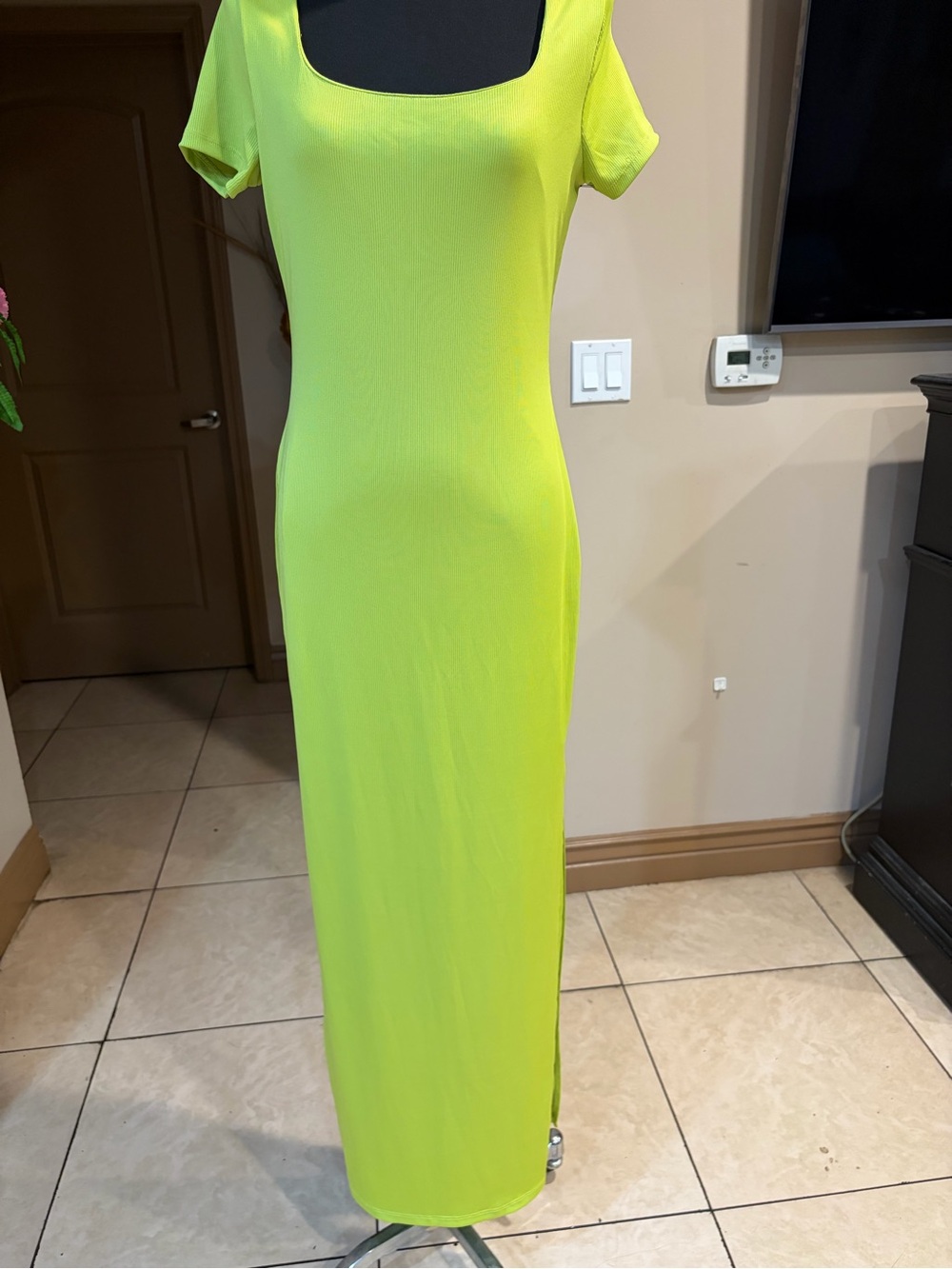 Women’s Neon Lime Scoop Neck Maxi Dress